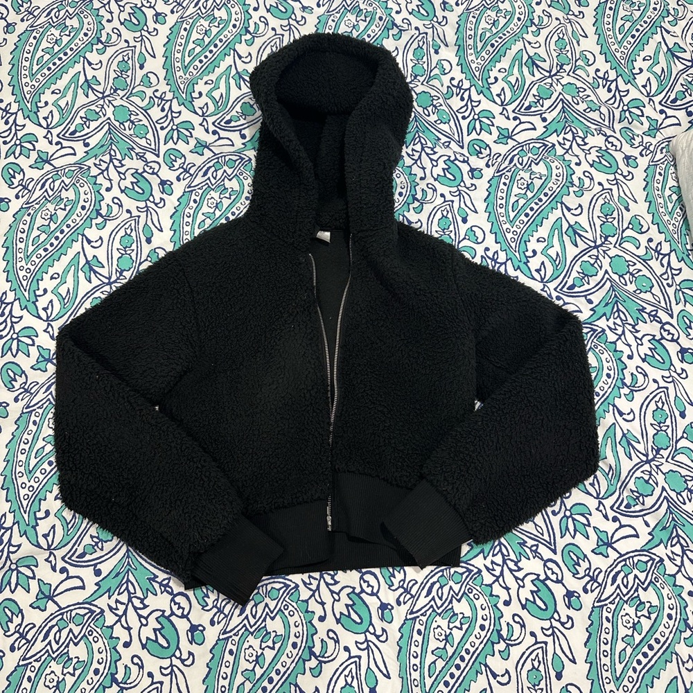 H&M Divided Cropped Sherpa Zip Up